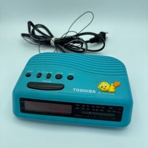 Toshiba AM/FM Clock Radio Retro‎ 90s Style Teal Tweety Bird Vintage Collectible